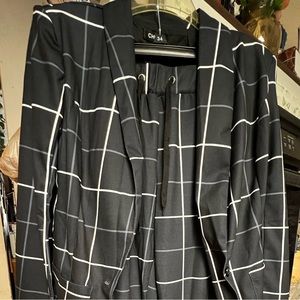 Ladies casual suit from Temu. S runs big. Brand new as it was too big for me.